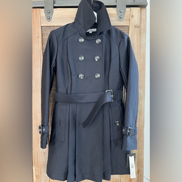 New Kenneth Cole Belted Trench Coat with pleats Navy blue size Small - Picture 3 of 7